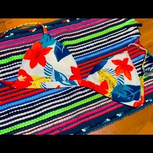 Hollister bikini top size xl
